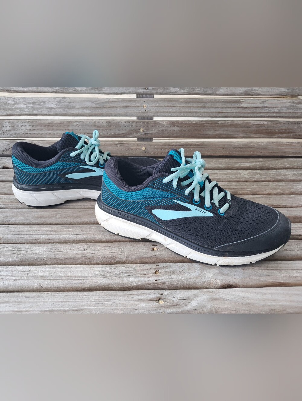 Brooks Women’s Black & Teal Lace-Up Running Sneakers